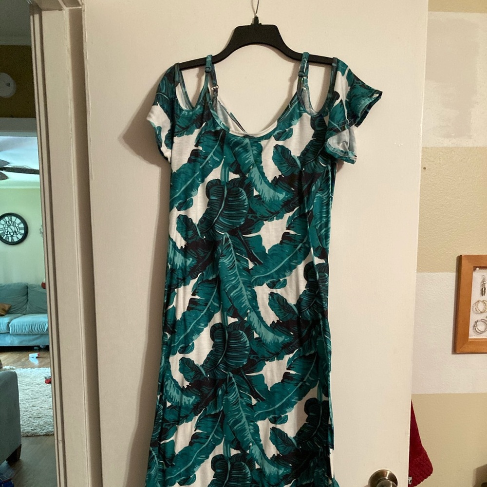 Palm Leaf Dress from Amazon with pockets.